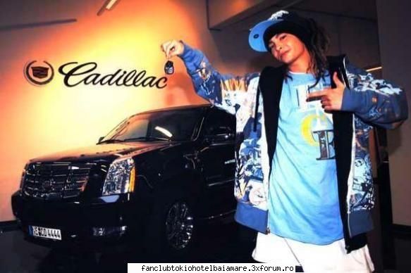 din cate stiu a costat 90.000 euro.....e super masina.... :nod:  :d cadillac lui tomitza